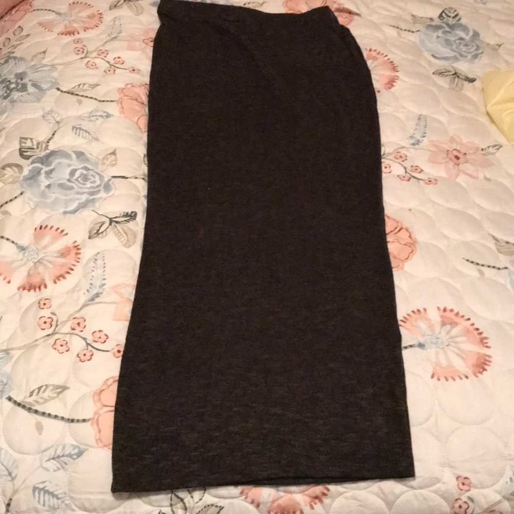 Maxi skirt and belt